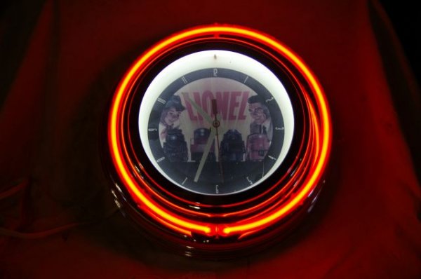 7509: Lionel lighted clock AC power