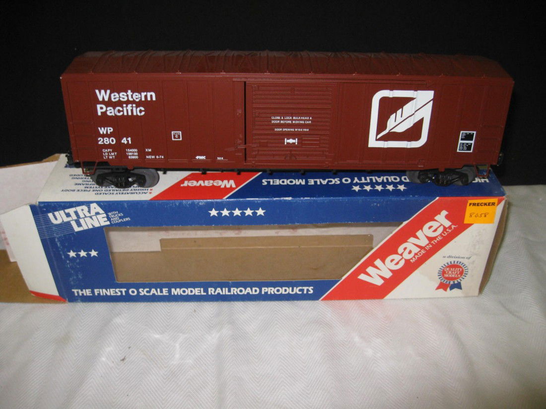 Weaver Braced Box Car: Weaver Hi-Rail Outside Braced Box Car