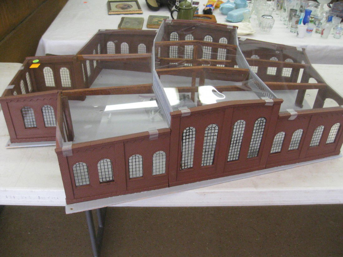 Korber: 3 Stall Roundhouse Bldg Ex