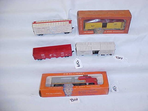 Lionel Post-War H.O. Engine & Cars: Lionel Post-War H.O. Engine & Cars, G