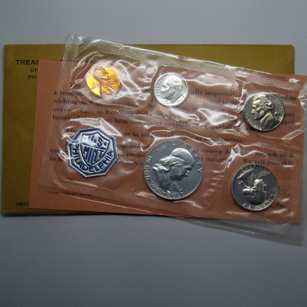 1962 US Proof Silver Mint Set in Original Envelope: 1962 Proof Silver Set Includes Half Dollar, Quarter, Dime, Nickel, and Penny.