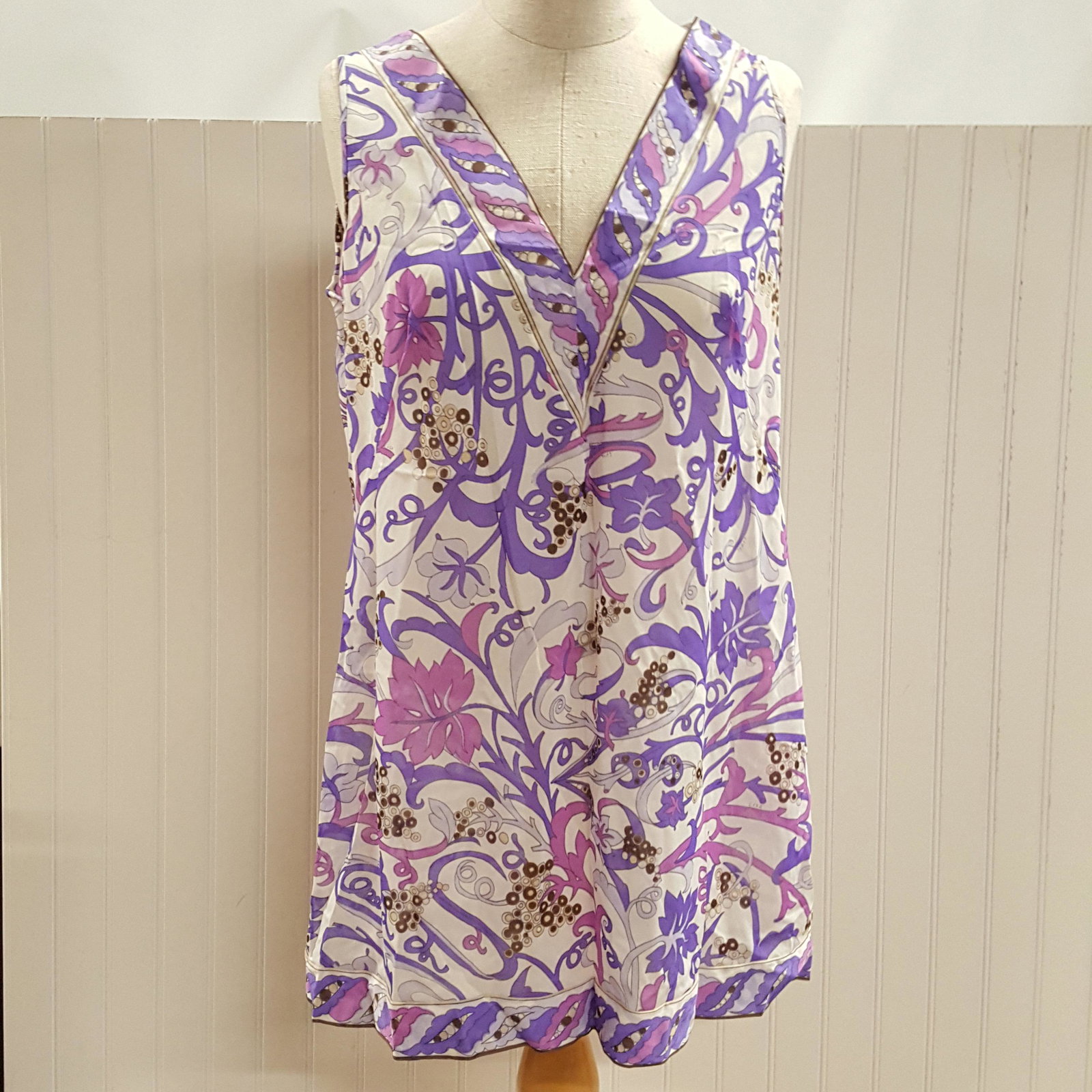 Vintage EMILIO PUCCI mini Night Gown: Vintage EMILIO PUCCI mini Night Gown, approx. 30 inches long