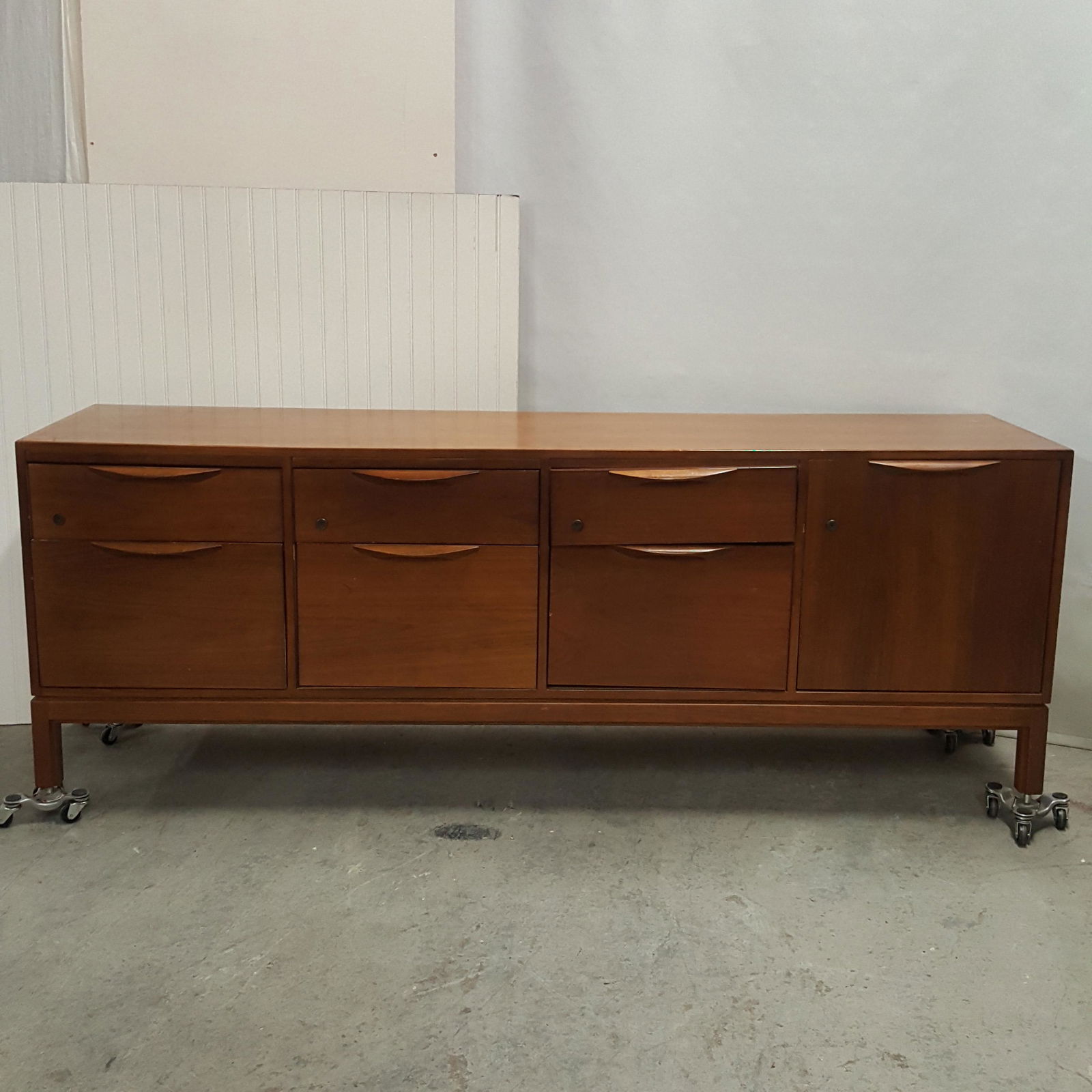 Jens Risom Credenza (1 of 7)