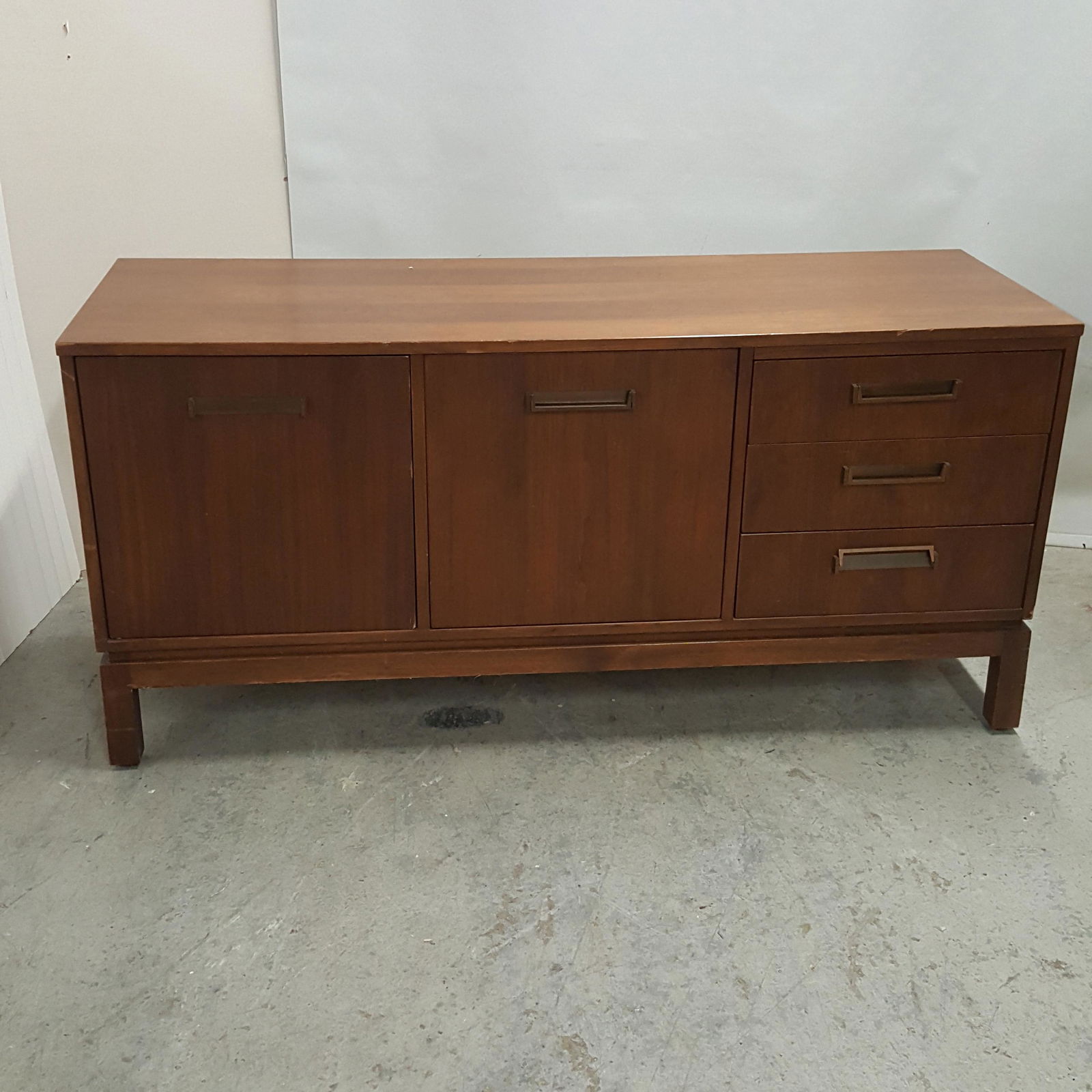Jens Risom Credenza (1 of 9)