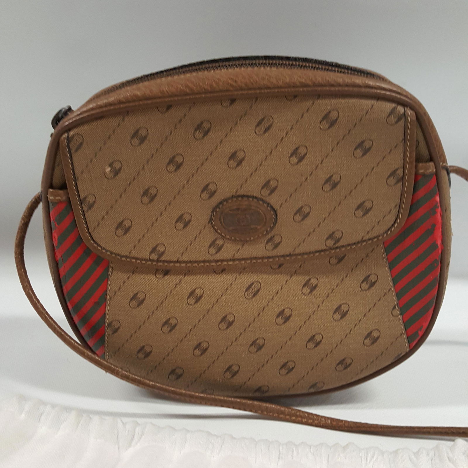 Vintage GUCCI Purse (1 of 5)