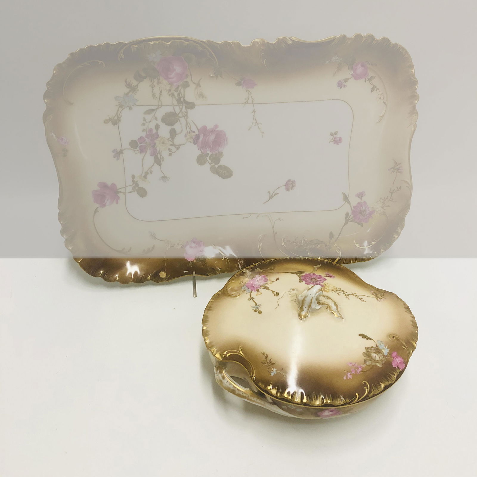 Haviland Limoges two handle covered casserole (1 of 6)