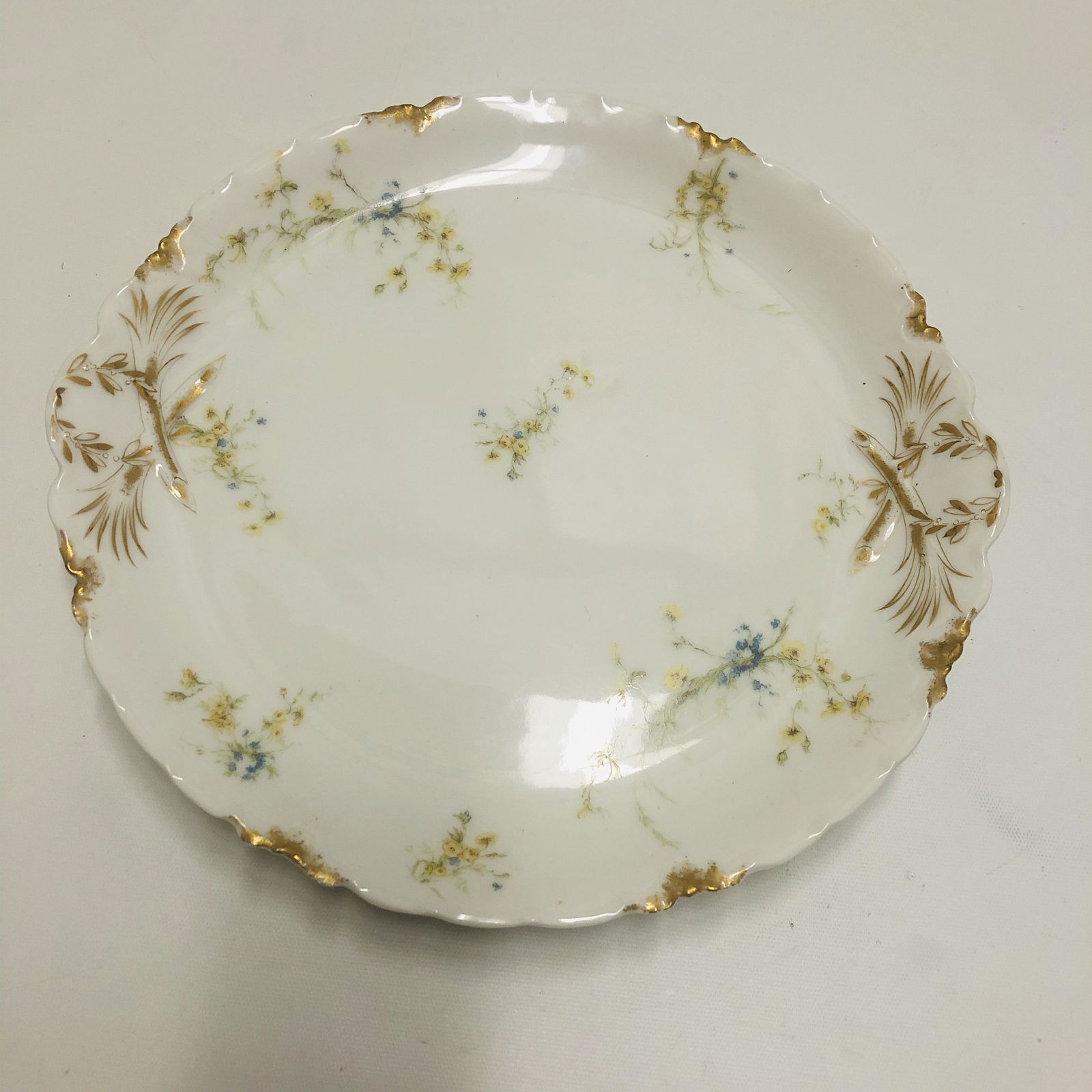 Haviland Limoges large bowl scalloped edge with gilt (1 of 5)