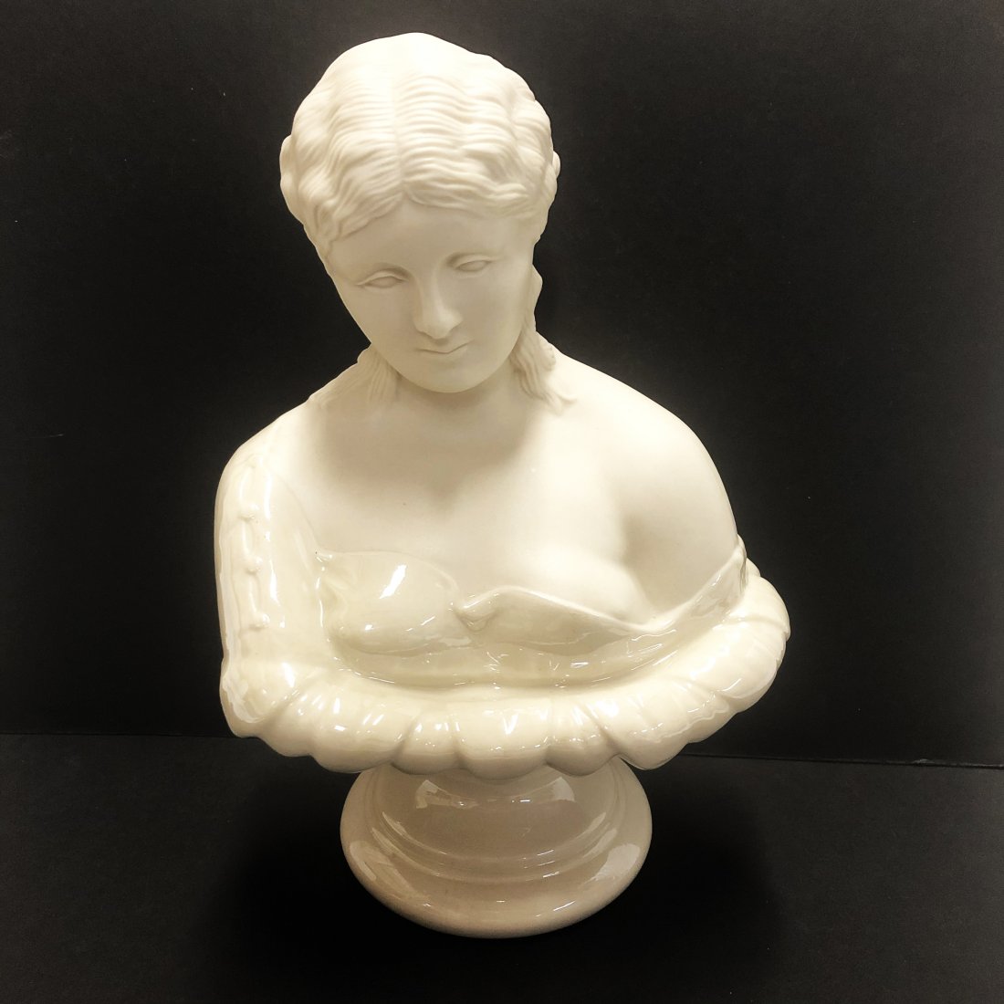 Belleek Classical female bust (1 of 8)