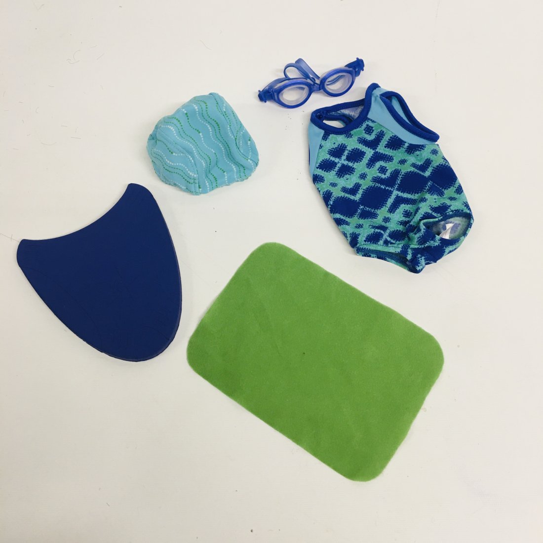 American Girl Doll Chrissa Swim Team Gear: American Girl Doll Chrissa Swim Team Gear, includes Swimsuit, goggles, swim cap, kickboard and towel