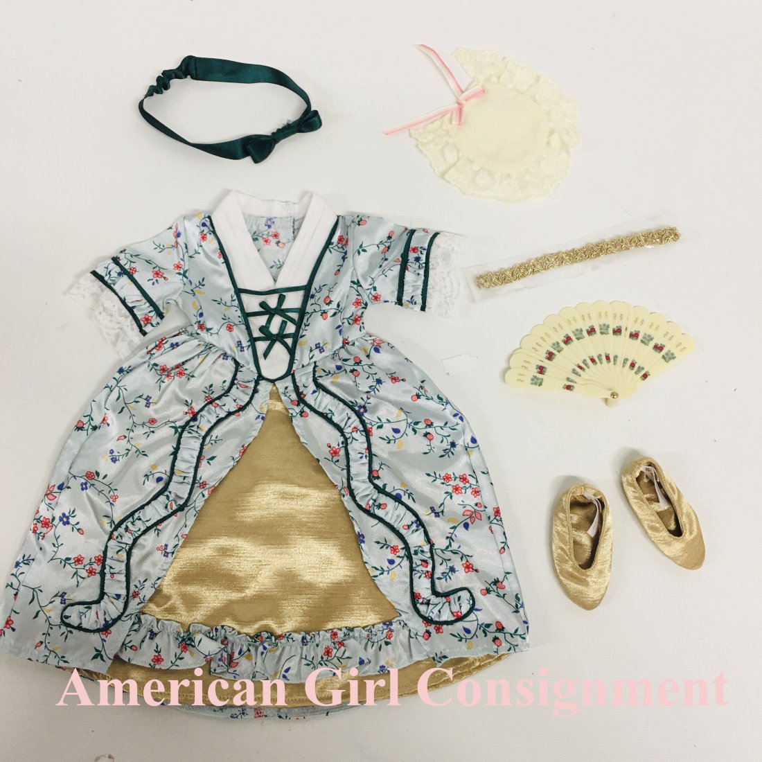 Elizabeth Holiday Gown American Girl Doll: Elizabeth Holiday Gown American Girl Doll with fan and new choker