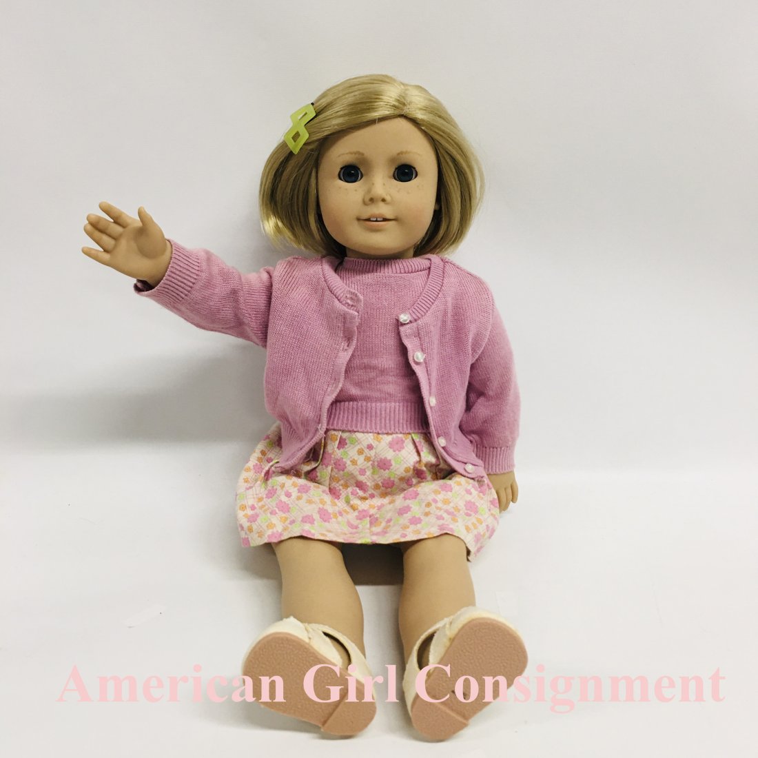 Early Pleasant Company KIT American Girl Doll: Early marked Pleasant Company KIT American Girl Doll. Kit is wearing her hard to find barrette in a double-diamond shape.
