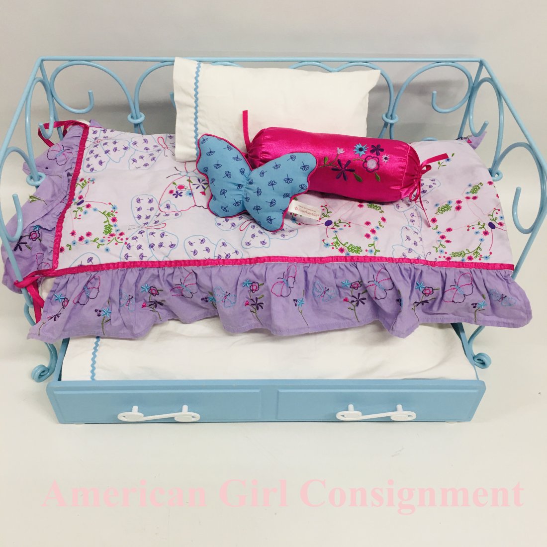 American Girl Doll Blue Curlicue Trundle Daybed Bedding: American Girl Doll Blue Curlicue Trundle Daybed with Bedding and pillows