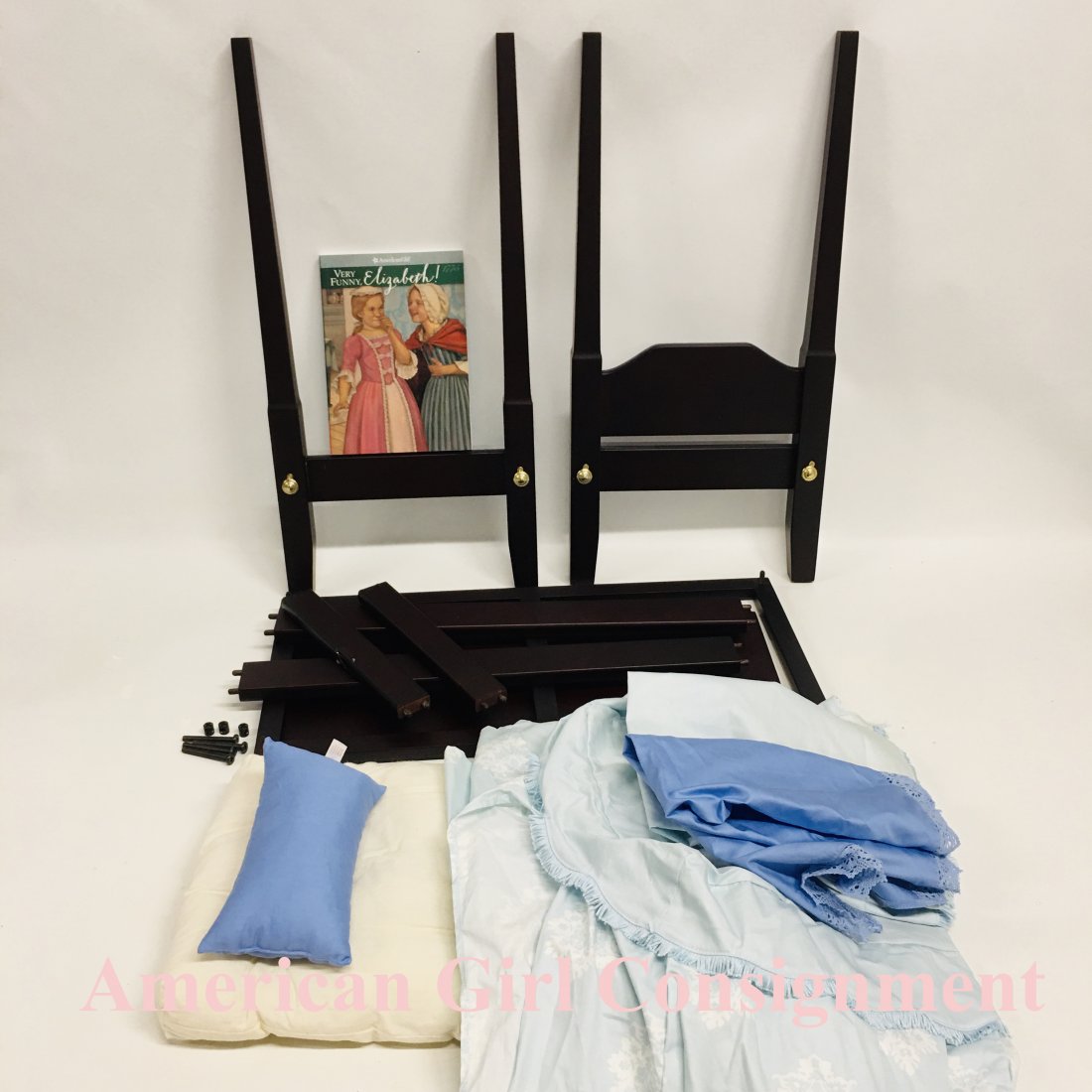 American Girl Doll Elizabeth Bed and Bedding: American Girl Doll Elizabeth Bed and Bedding