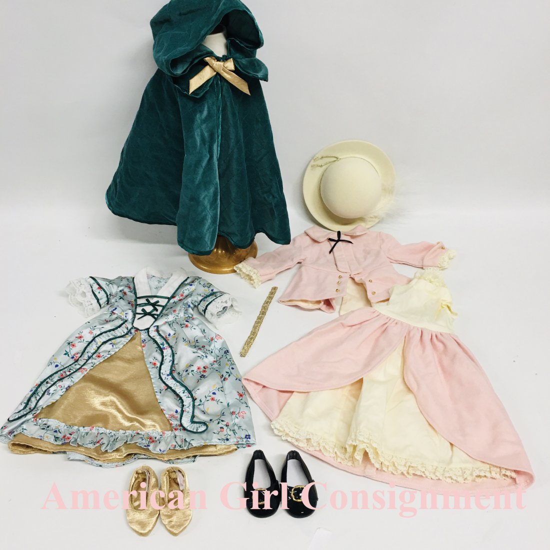 American Girl Doll Elizabeth Cloak and Holiday Gown: American Girl Doll Elizabeth Quilted Cloak, Riding Habit andHoliday Gown(dress mannequin not included)
