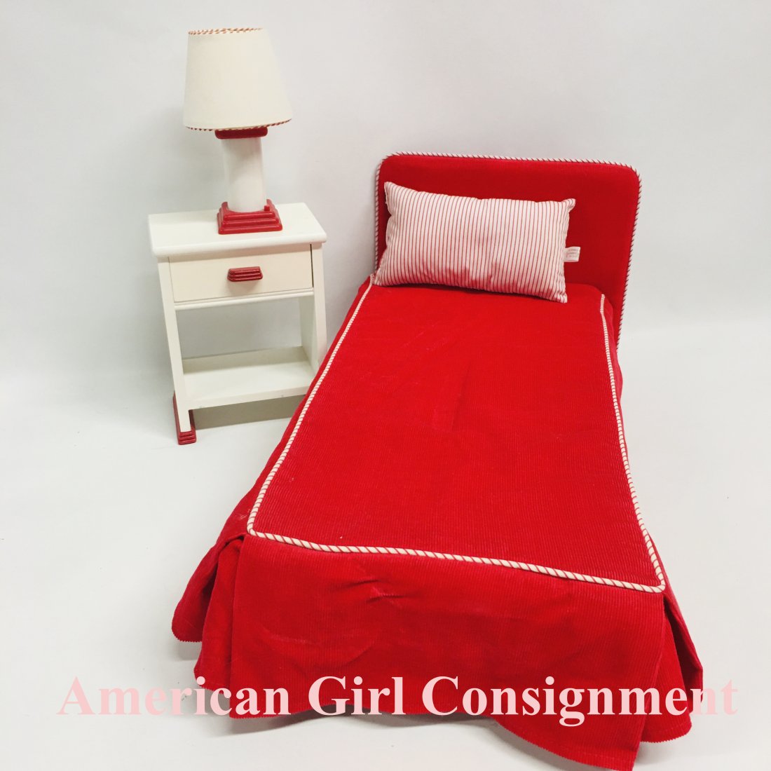 American Girl Doll Molly Bed, Nightstand and Lamp: American Girl Doll Molly Bed, Nightstand and Lamp