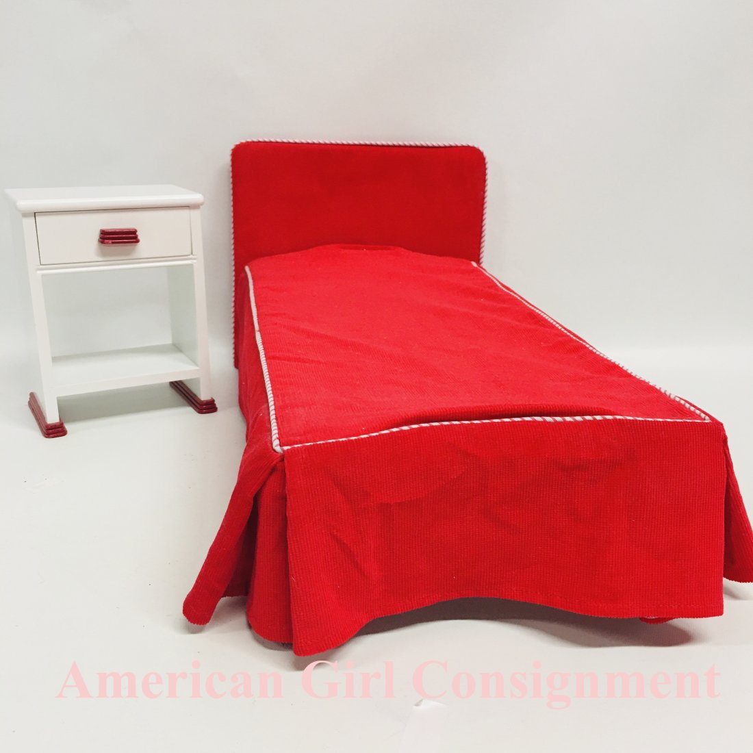 American Girl Doll Molly Bed and Nightstand: Pleasant Company Molly Bed and Nightstand, American Girl Doll