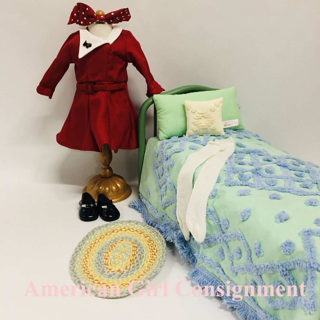American Girl Doll Kit Christmas Dress and Tufted Bed: American Girl Doll Kit Christmas Dress outfit with ribbon and her green daybed with chenille tufted Bedding set ------------------ please review all pictures carefully because they are part of the des