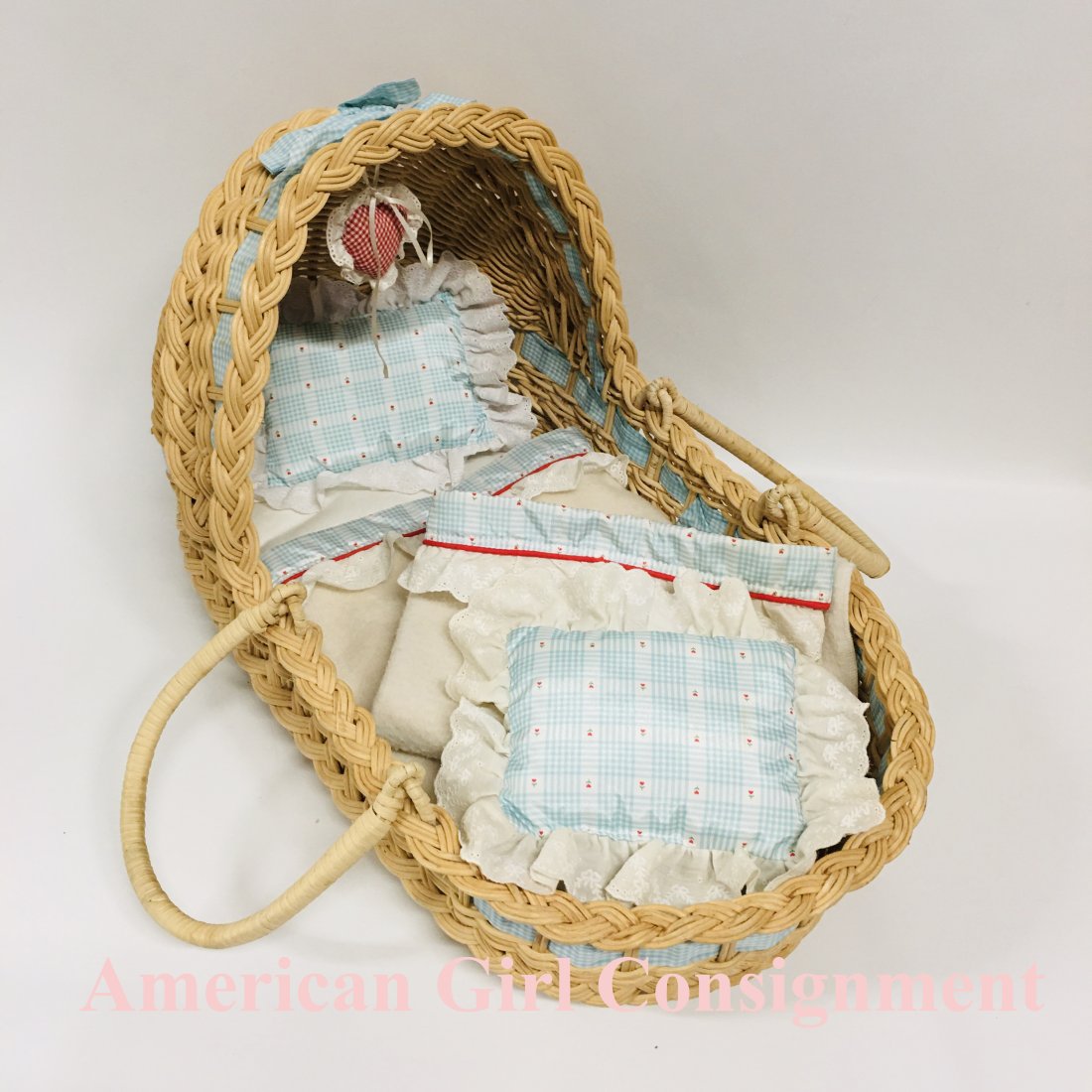 American Girl Bitty Baby Doll Lullaby Basket: American Girl Bitty Baby Doll Lullaby Basket with extra bedding ------------------ please review all pictures carefully because they are part of the description and show condition issues if any