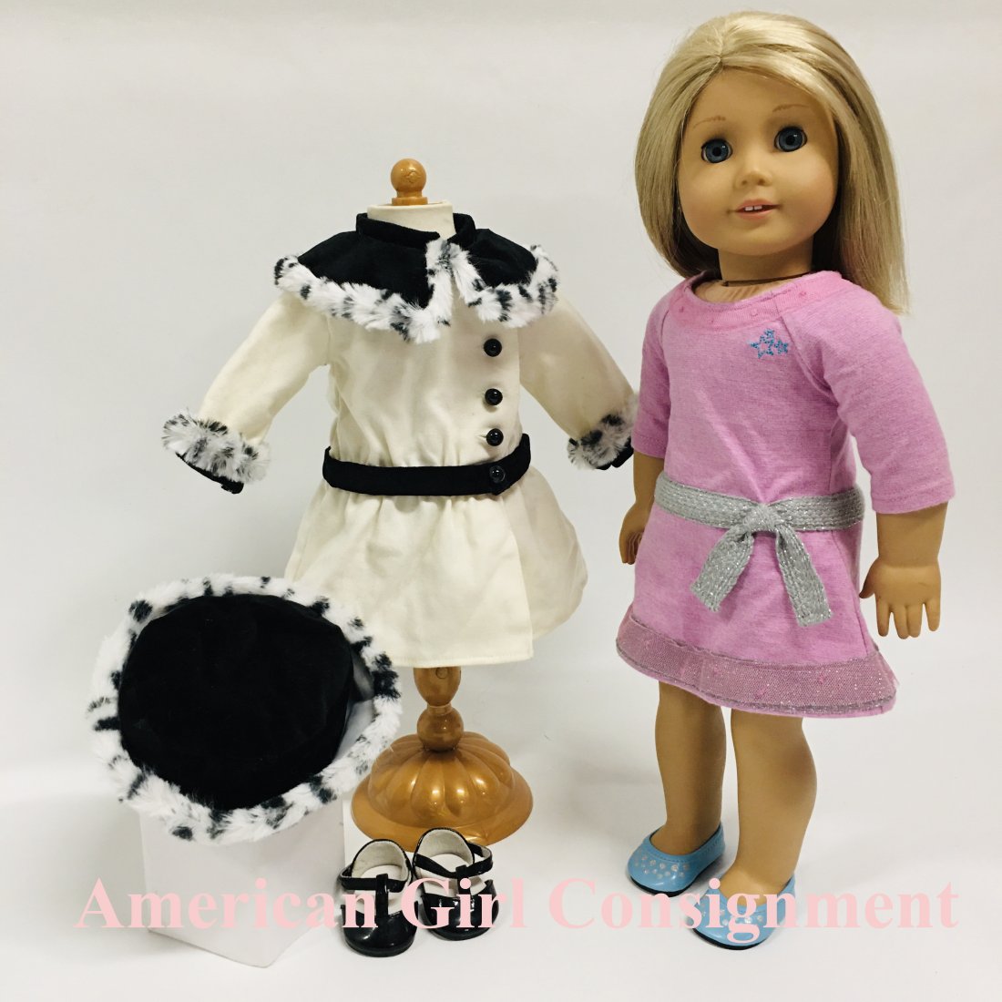 American Girl Truly Me Doll with Samantha Fancy Coat (1 of 8)