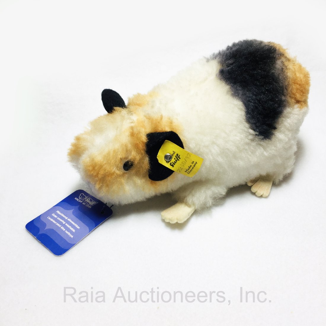 Vintage Steiff Swinny the Guinea Pig: Vintage Steiff Swinny the Guinea Pig, button in ear and chest label ------------------ please review all pictures carefully because they are part of the description and show condition issues if any