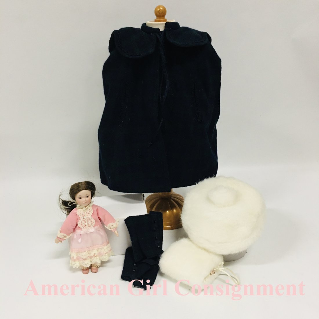 Pleasant Company Samantha Plaid Cape, Gaiters and Christmas Doll: American Girl Pleasant Company Samantha Plaid Cape, Gaiters and Christmas Doll ------------------ please review all pictures carefully because they are part of the description and show condition issue