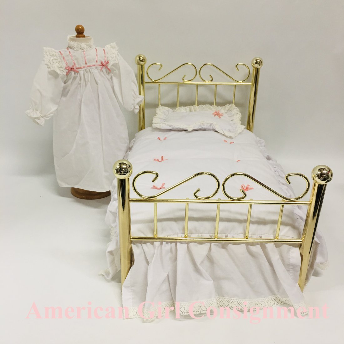 American Girl Doll Samantha Brass Bed, Bedding and Nightgown (1 of 5)