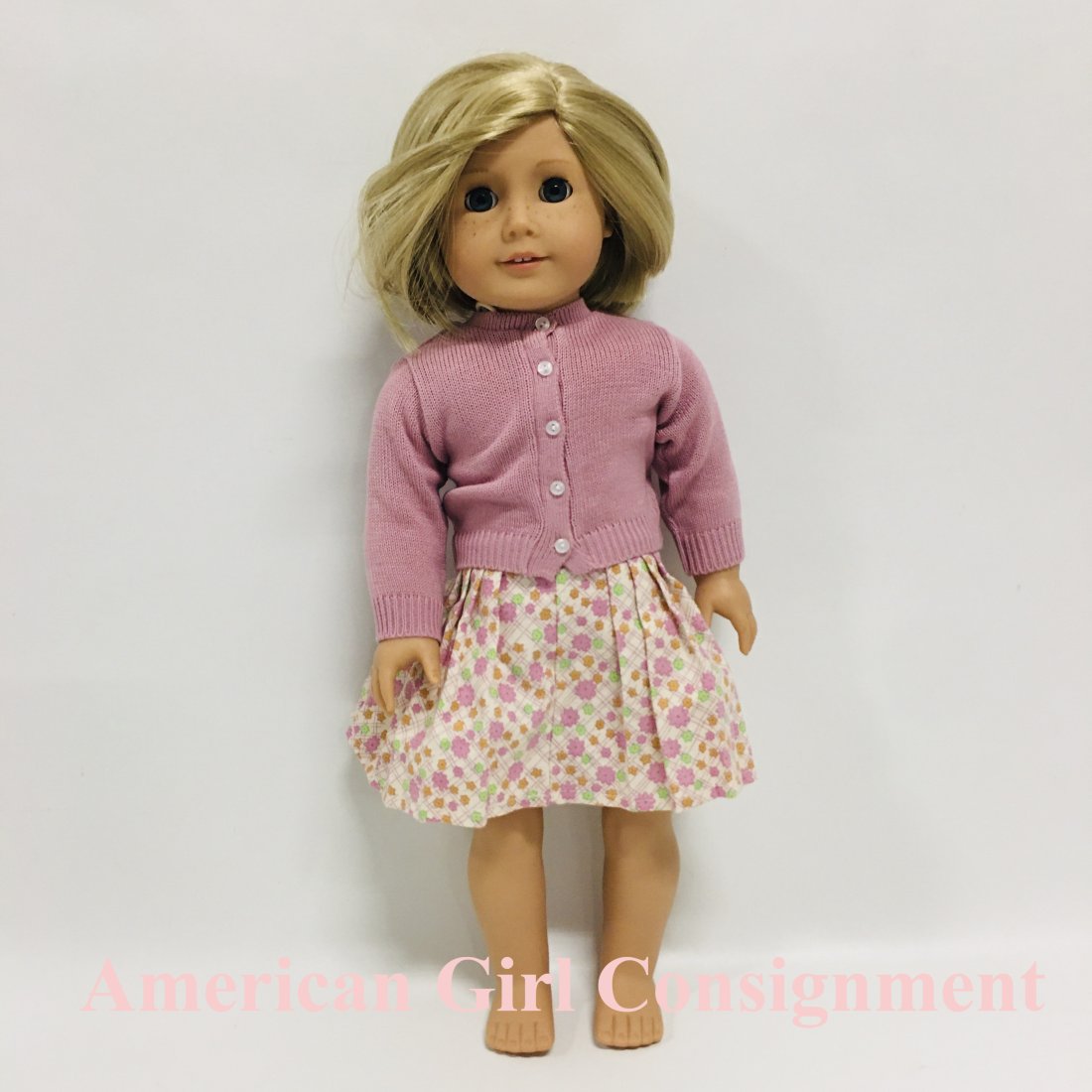 American Girl Doll Kit Kittredge Pleasant Company with Compass Necklace: American Girl Doll Kit Kittredge Pleasant Company with Compass Necklace ------------------ please review all pictures carefully because they are part of the description and show condition issues if an