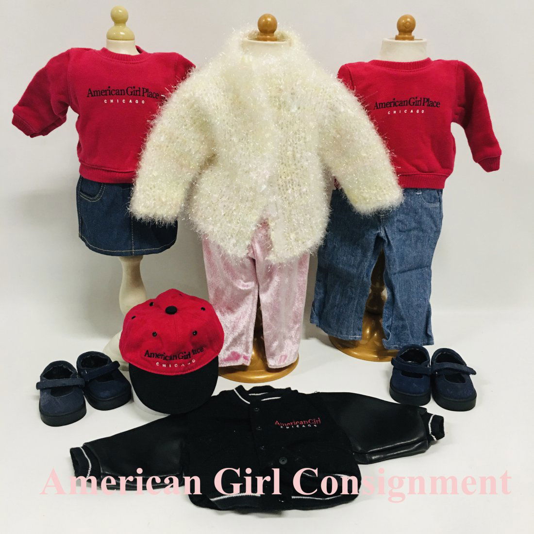 American Girl Doll Truly Me Snowball Sweater, Leggings and Logo Tops: American Girl Doll Truly Me Snowball Sweater, Leggings and Logo Tops ------------------ please review all pictures carefully because they are part of the description and show condition issues if any -