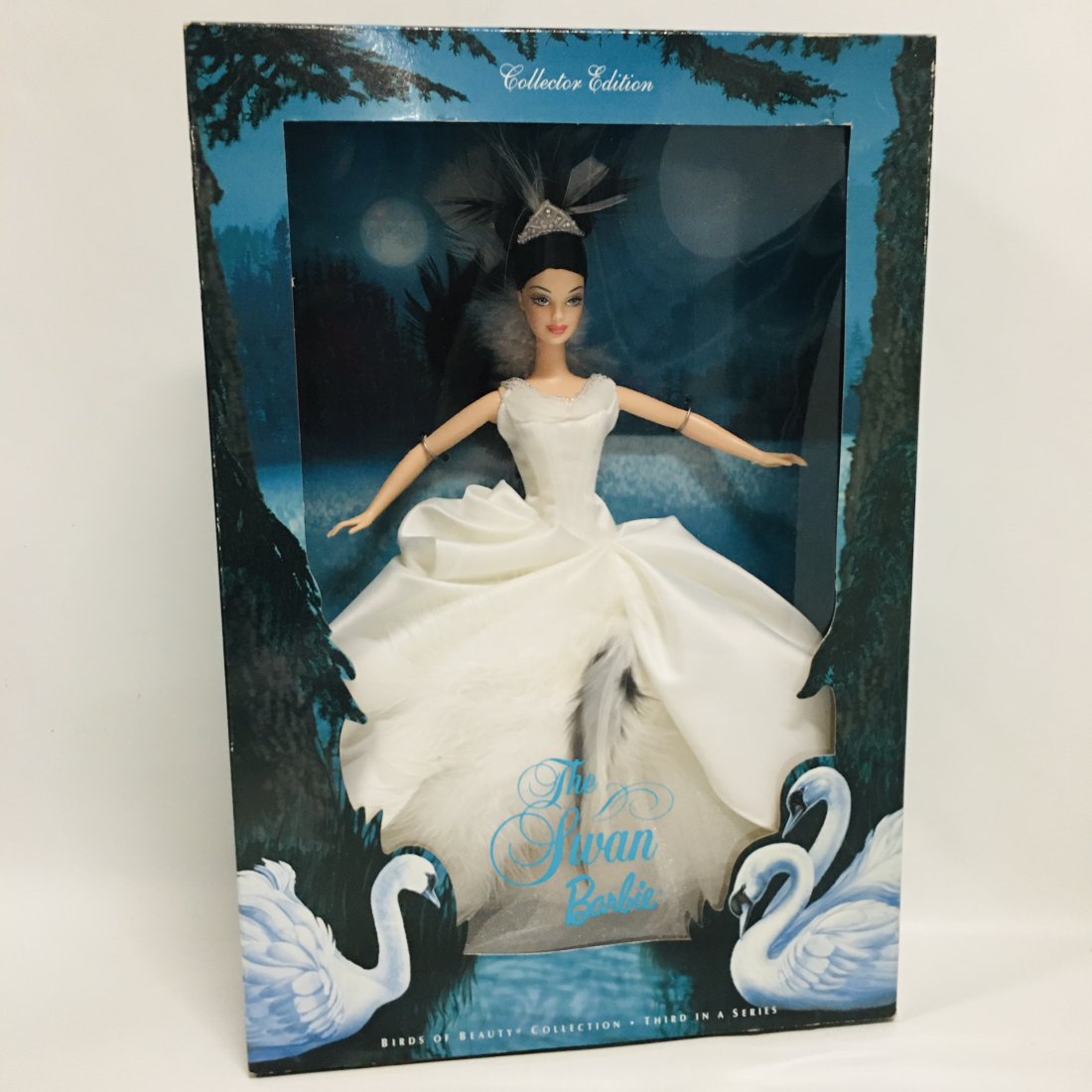 The Swan BARBIE: Birds of Beauty Collection ------------------ please review all pictures carefully because they are part of the description and show condition issues if any ------------------ Consider the shipping fe