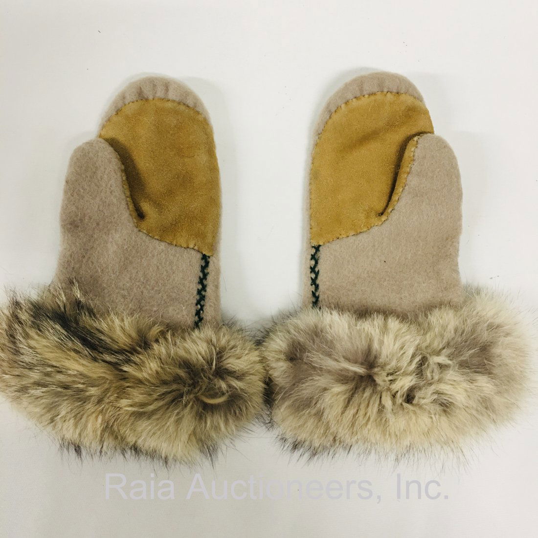 Pair of Vintage Eskimo fur edge mittens (1 of 4)