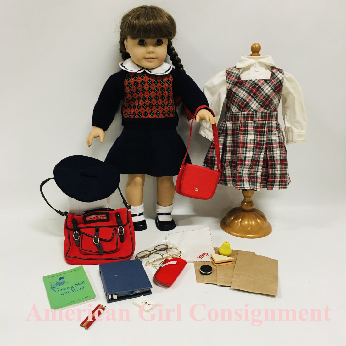 American Girl Doll Molly with School Dress and Accessories: American Girl Doll Molly with School Dress and Accessories ------------------ please review all pictures carefully because they are part of the description and show condition issues if any -----------