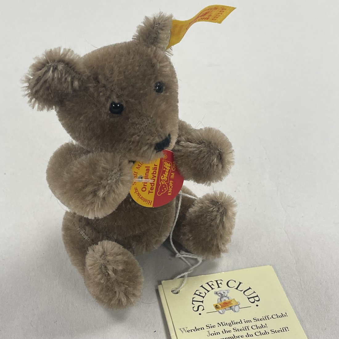 Historic Steiff Miniature Bear (1 of 5)