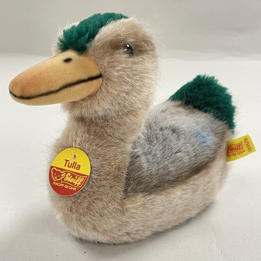 Steiff Duck Tulla: Steiff Duck Tulla ------------------ please review all pictures carefully because they are part of the description and show condition issues if any ------------------ please consider the shipping fee 