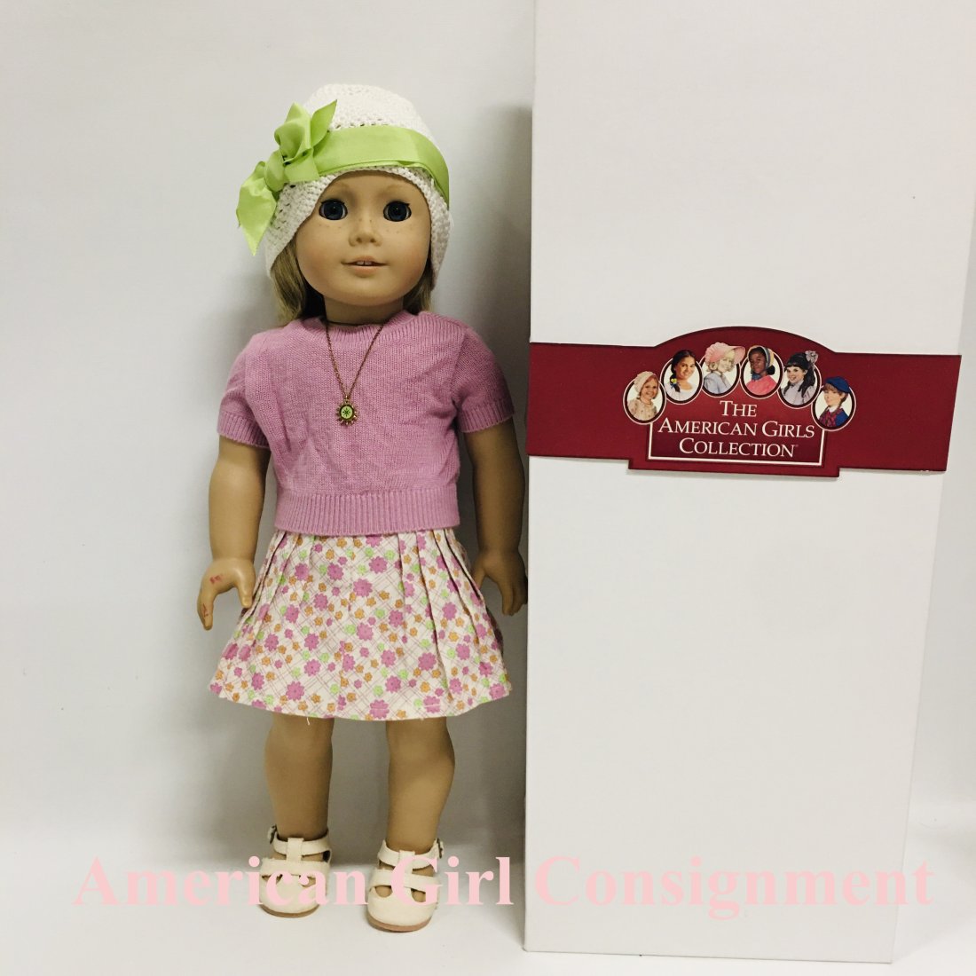Pleasant Company American Girl Doll Kit Kittredge with Box: Pleasant Company American Girl Doll Kit Kittredge with Box ------------------ please review all pictures carefully because they are part of the description and show condition issues if any -----------