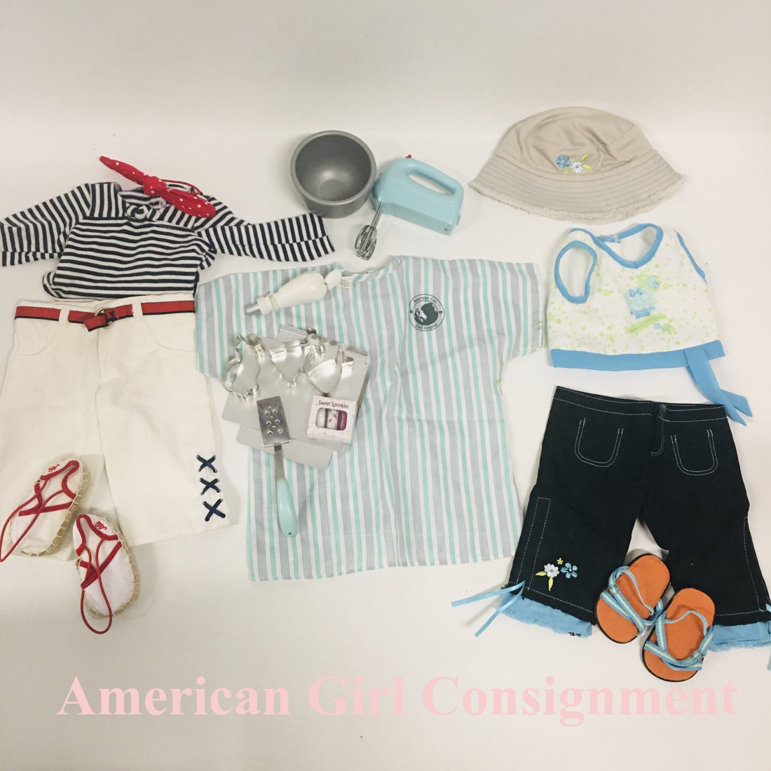 American Girl Doll Baking Set, Hospital Gown and Truly Me Outfits: American Girl Doll Baking Set, Hospital Gown and Truly Me Outfits, nozzle as-is ------------------ please review all pictures carefully because they are part of the description and show condition issu