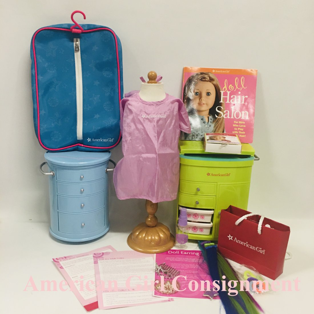 American Girl Doll Truly Me Salon Centers and Garment Bag: American Girl Doll Truly Me Salon Centers, Garment Bag and lots of Hair Accessories ------------------ please review all pictures carefully because they are part of the description and show condition 