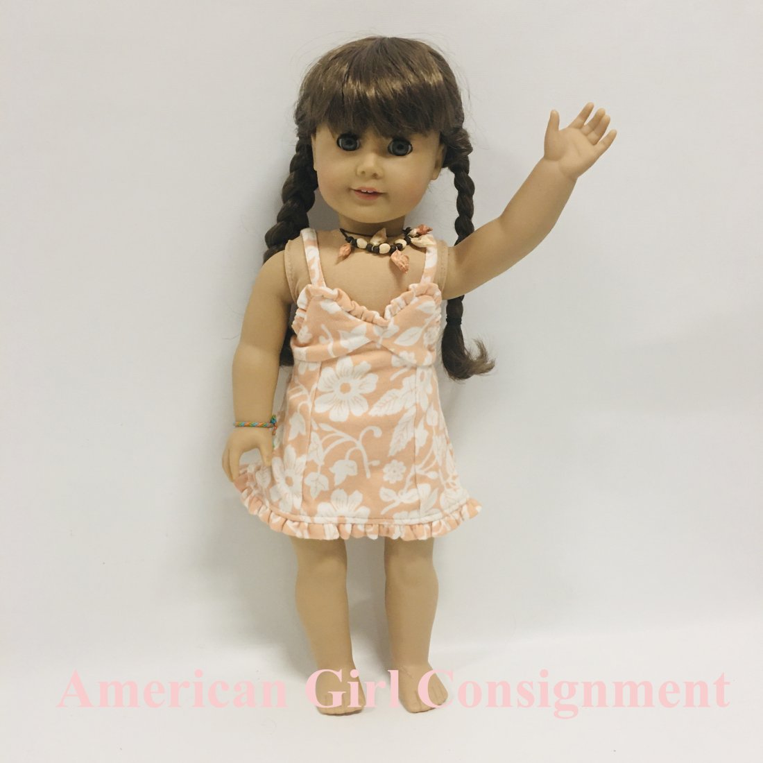 American Girl Doll Molly in 1944 Swimsuit: Pleasant Company American Girl Doll Molly in 1944 Swimsuit ------------------ please review all pictures carefully because they are part of the description and show condition issues if any -----------