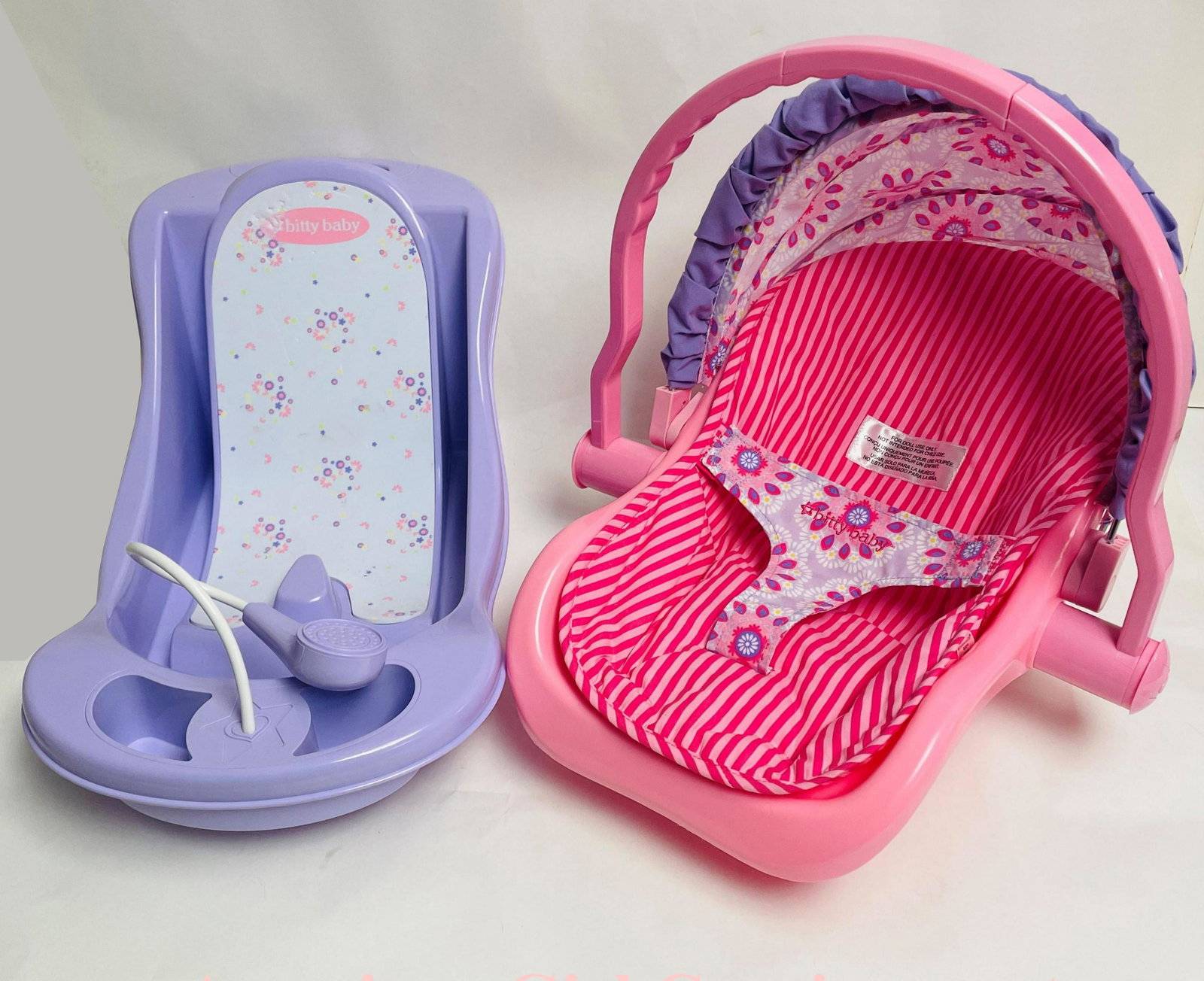 American Girl Bitty Baby Doll Bathtub and Carrier: American Girl Bitty Baby Doll Bathtub and Carrier ------------------ please review all pictures carefully because they are part of the description and show condition issues if any ------------------ p