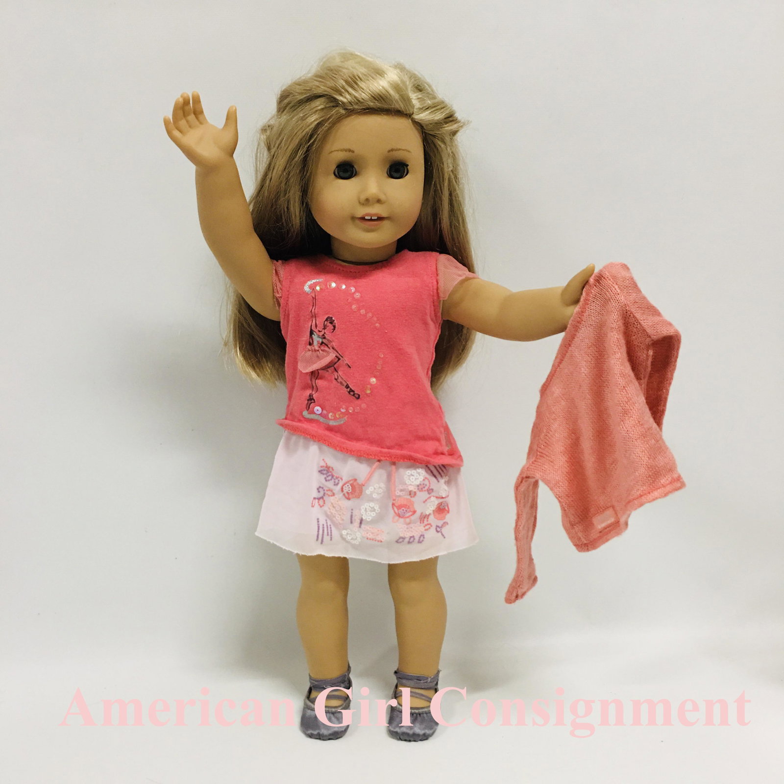 American Girl Doll Isabelle Palmer: American Girl Doll Isabelle Palmer ------------------ please review all pictures carefully because they are part of the description and show condition issues if any ------------------ please consider 
