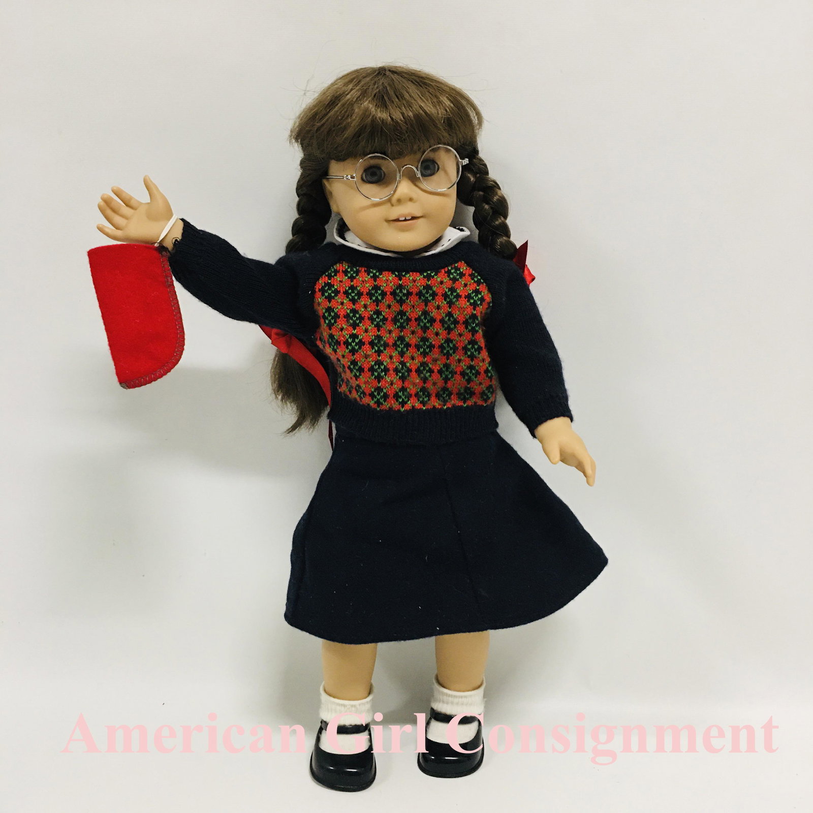 Pleasant Company American Girl Doll Molly with Eyeglasses and Case: Pleasant Company American Girl Doll Molly with Eyeglasses and Case ------------------ please review all pictures carefully because they are part of the description and show condition issues if any ---