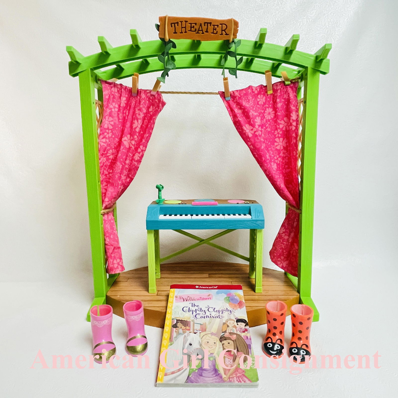 American Girl Doll Wellie Wisher Theater and Keyboard: American Girl Doll Wellie Wisher Theater and Keyboard ------------------ please review all pictures carefully because they are part of the description and show condition issues if any ----------------