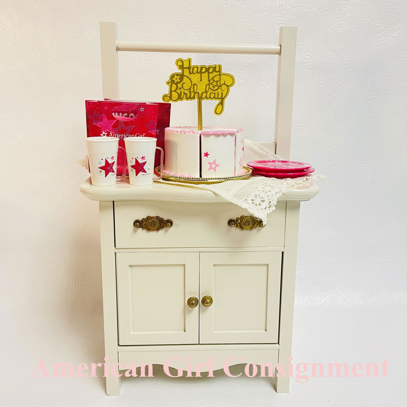 American Girl Doll Samantha Commode with Birthday Treats: American Girl Doll Samantha Commode with Birthday Treats ------------------ please review all pictures carefully because they are part of the description and show condition issues if any -------------