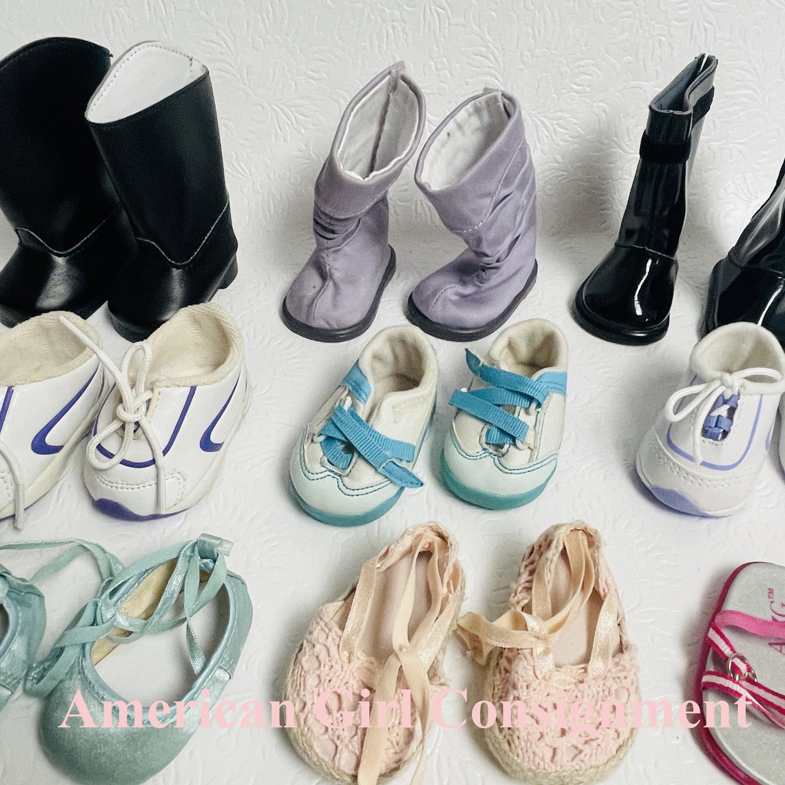 Collection American Girl Doll Shoes and Boots: Collection American Girl Doll Shoes and Boots ------------------ please review all pictures carefully because they are part of the description and show condition issues if any ------------------ pleas