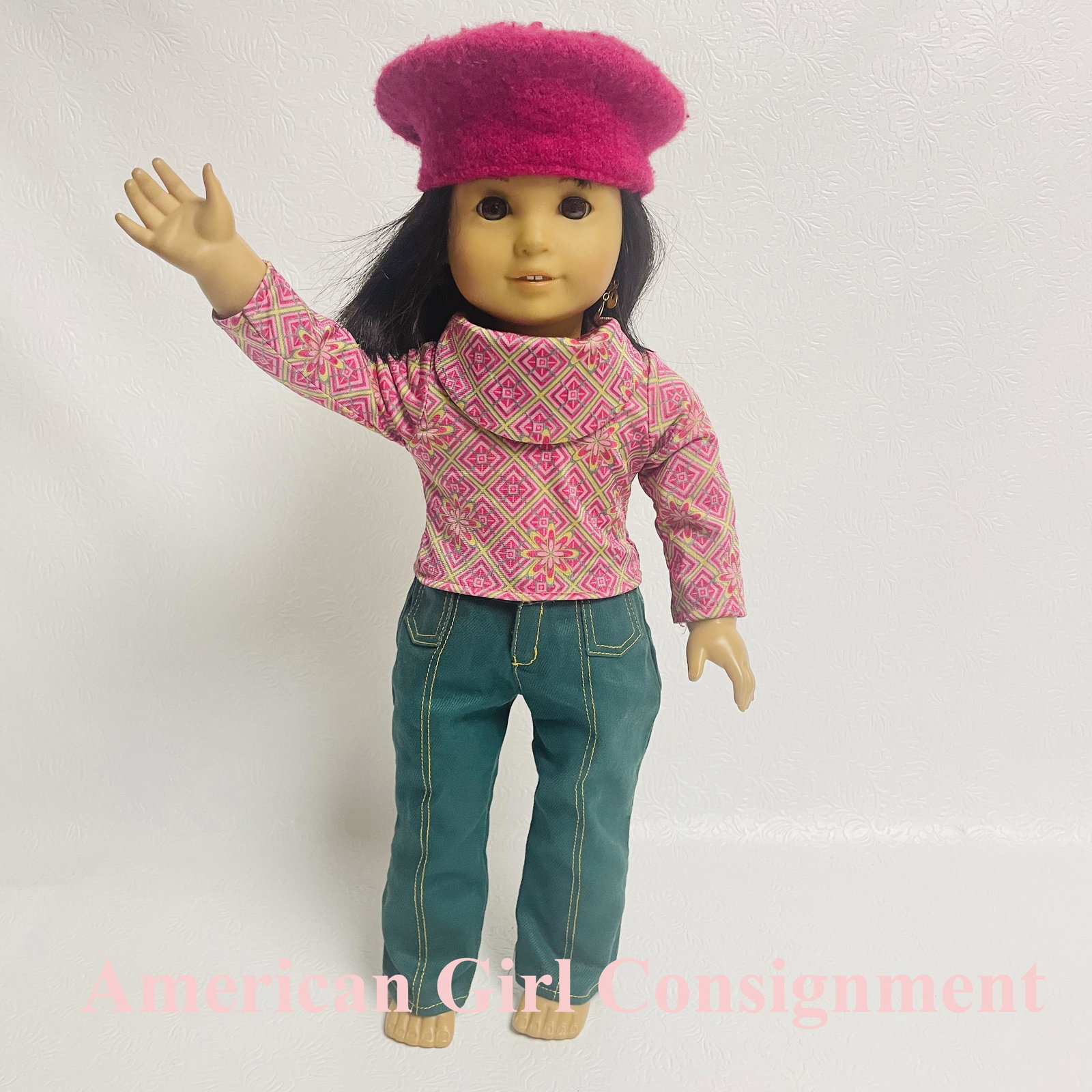 American Girl Doll Ivy Ling with Beret: American Girl Doll Ivy Ling with Beret ------------------ please review all pictures carefully because they are part of the description and show condition issues if any ------------------ please consi