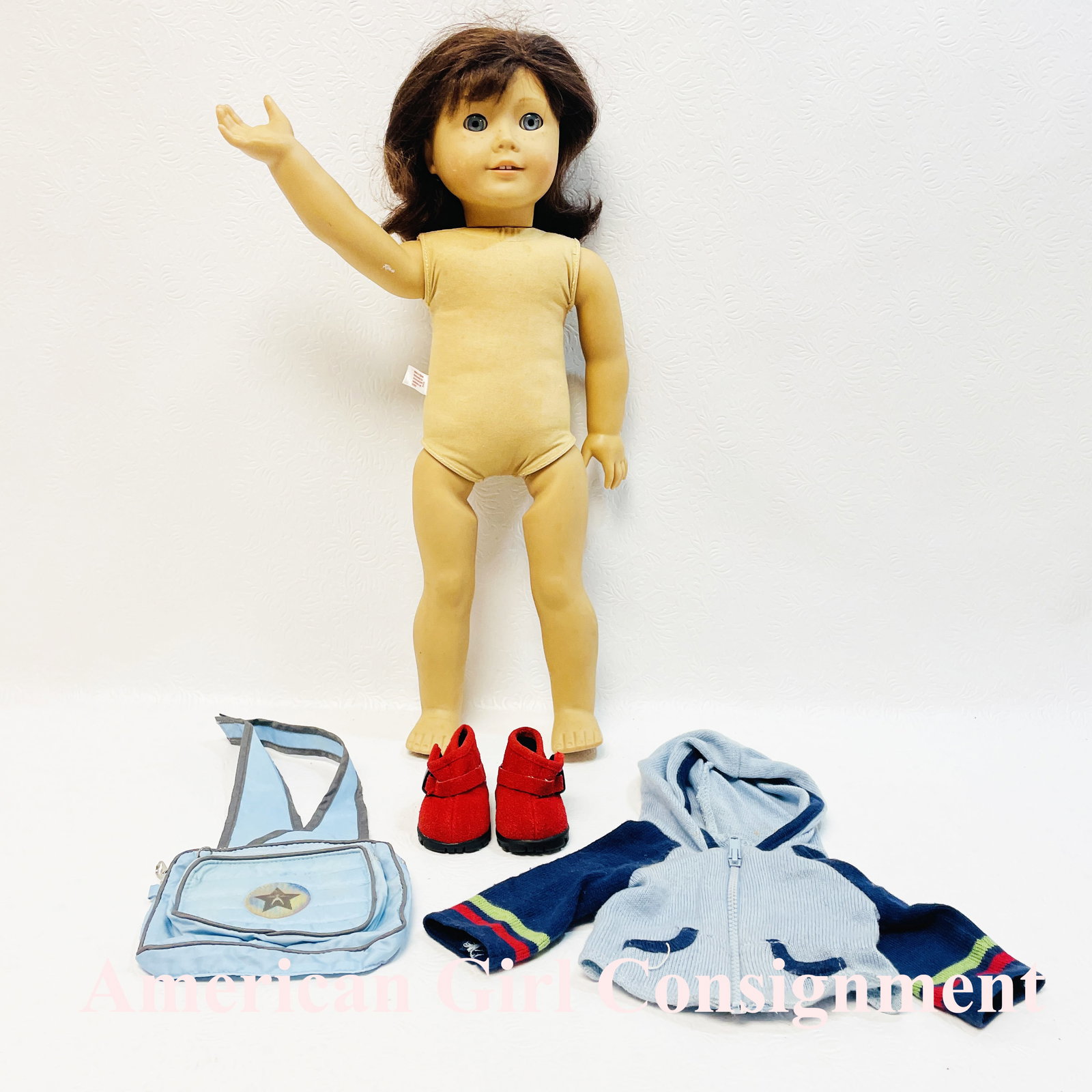 American Girl Doll Lindsey Bergman, First Girl of the Year: American Girl Doll Lindsey Bergman with hoodie, shoes and bag ------------------ please review all pictures carefully because they are part of the description and show condition issues if any --------