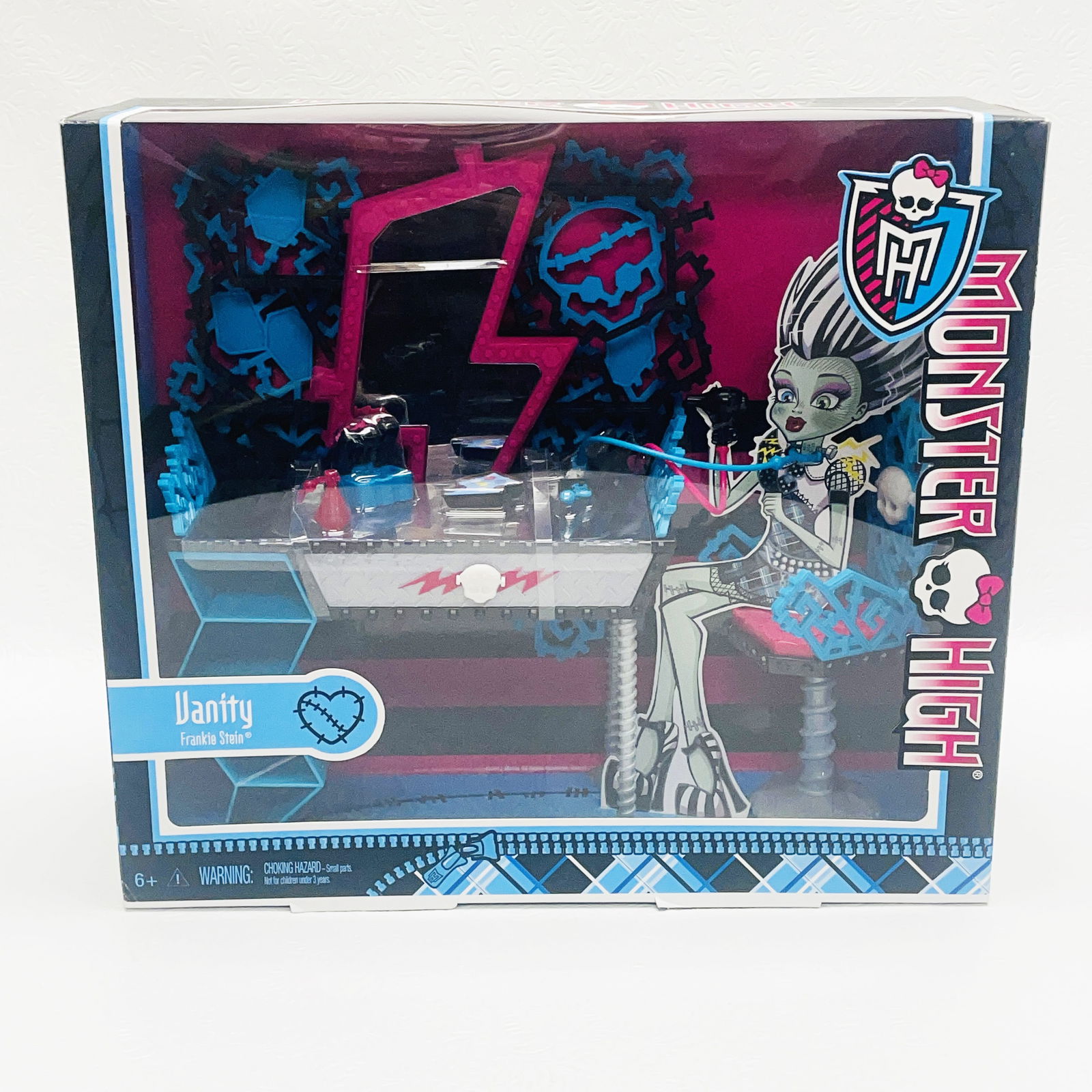 Monster High Doll Frankie Stein Vanity (1 of 5)
