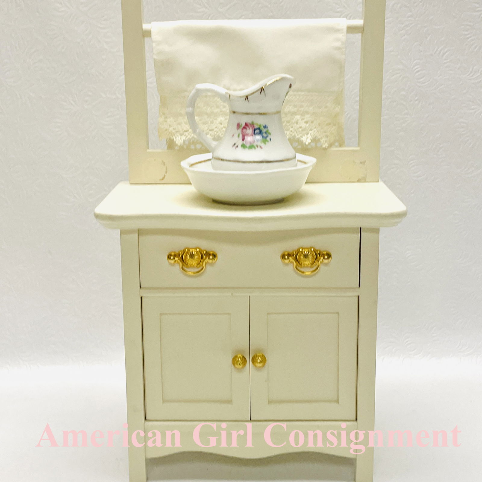 American Girl Doll Samantha Commode, Pitcher and Bowl: American Girl Doll Samantha Commode, Pitcher and Bowl, Backsplash not connected This lot cannot be shipped in-house. ------------------ please review all pictures carefully because they are part of th