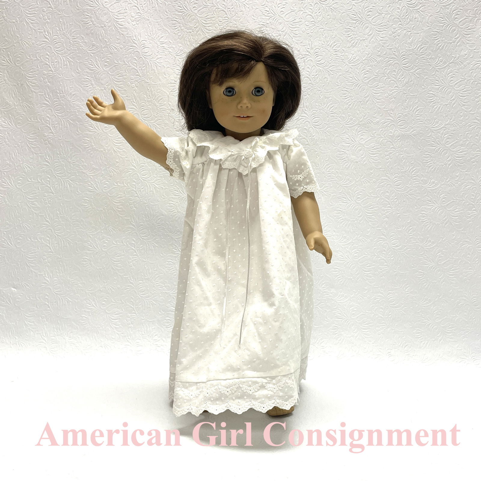 Pleasant Company American Girl Doll Lindsey Bergman: Pleasant Company American Girl Doll Lindsey Bergman ------------------ please review all pictures carefully because they are part of the description and show condition issues if any ------------------