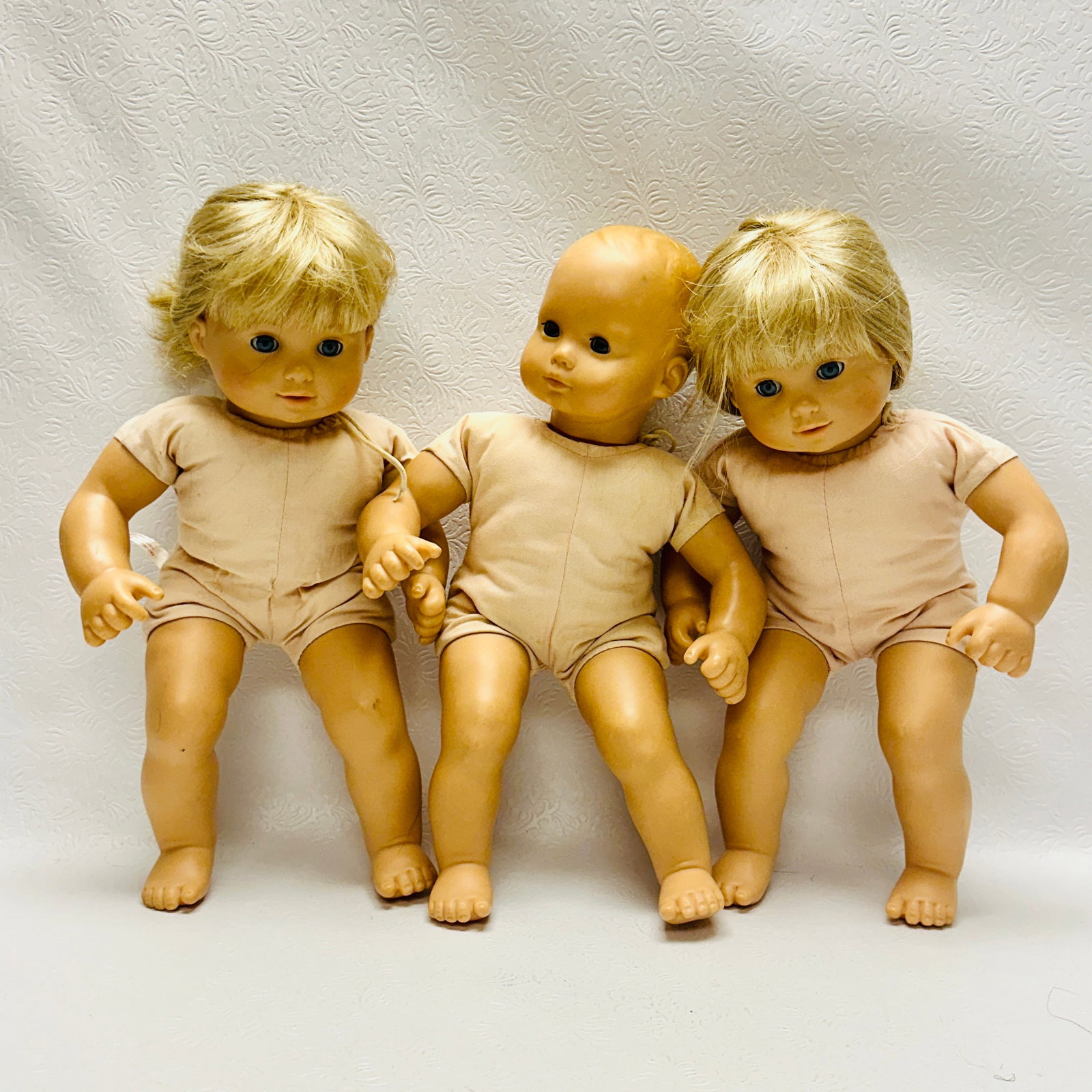 American Girl Bitty Baby and Bitty Twin Dolls: American Girl Bitty Baby and Bitty Twin Dolls ------------------ please review all pictures carefully because they are part of the description and show condition issues if any ------------------ pleas