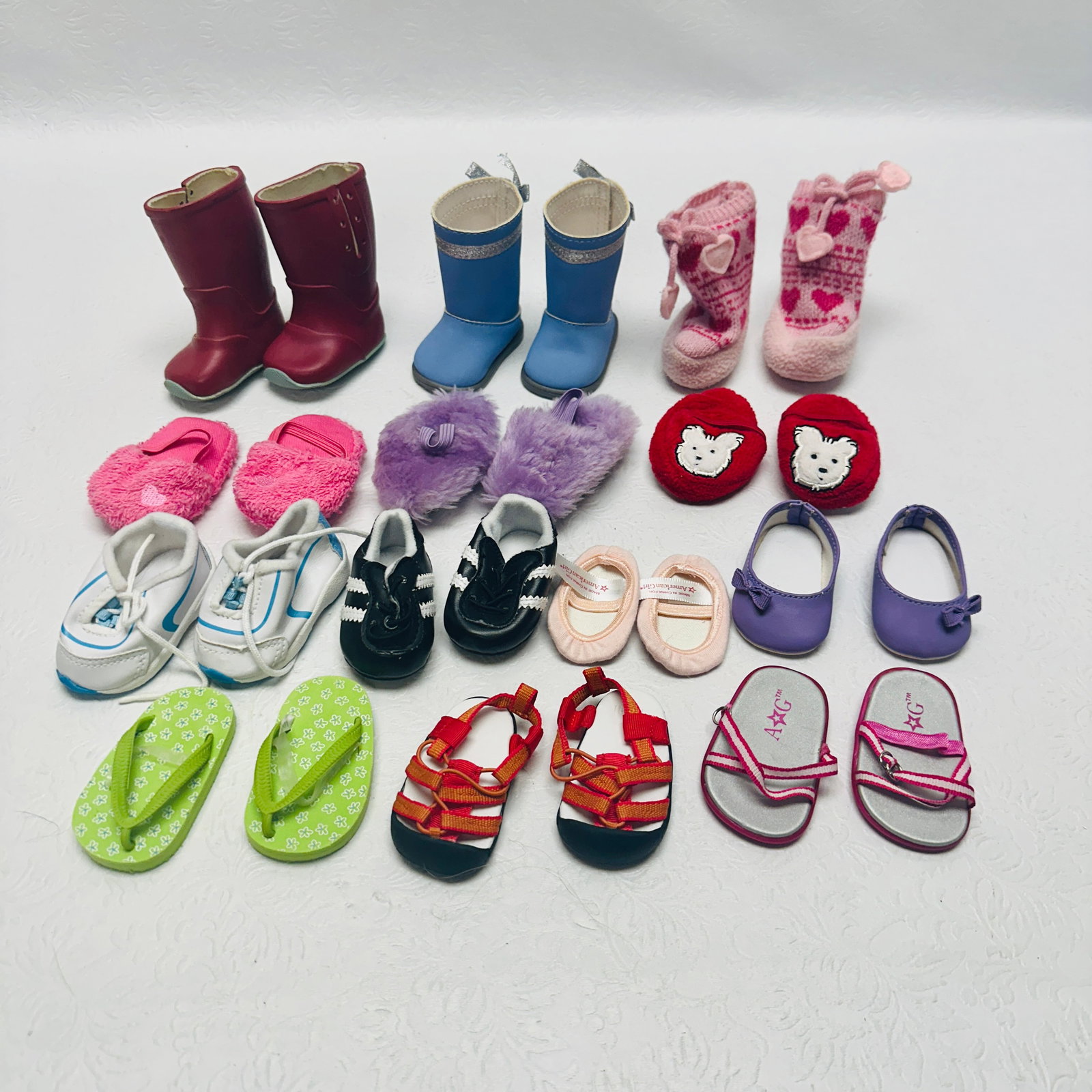 American Girl Doll Truly Me Shoes and Boots: American Girl Doll Truly Me Shoes and Boots ------------------ please review all pictures carefully because they are part of the description and show condition issues if any ------------------ please 